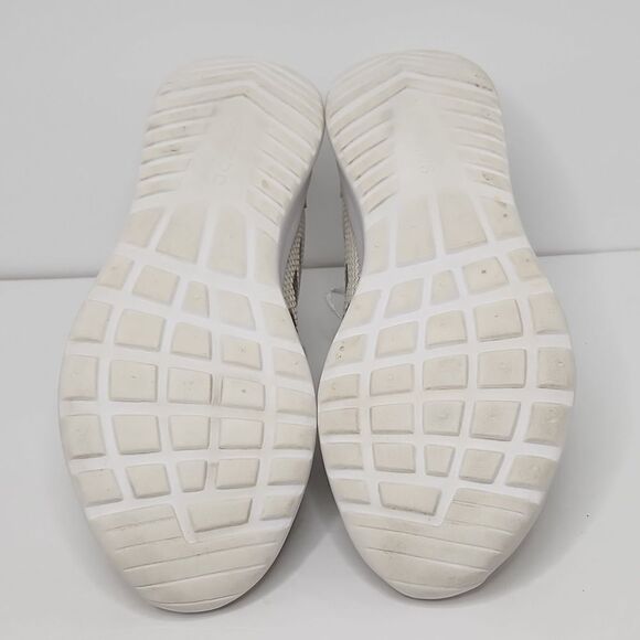 Adidas cloud foam QT Racer track-and-field shoes. - Picture 6 of 7